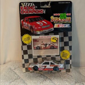 Hot wheels Stock Car with Collectors Card - 1992 Alan Kulwicki